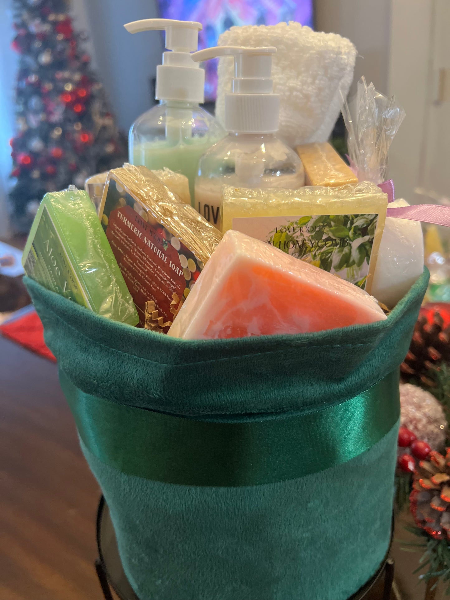 Love1co13 Christmas Magic Soap Basket