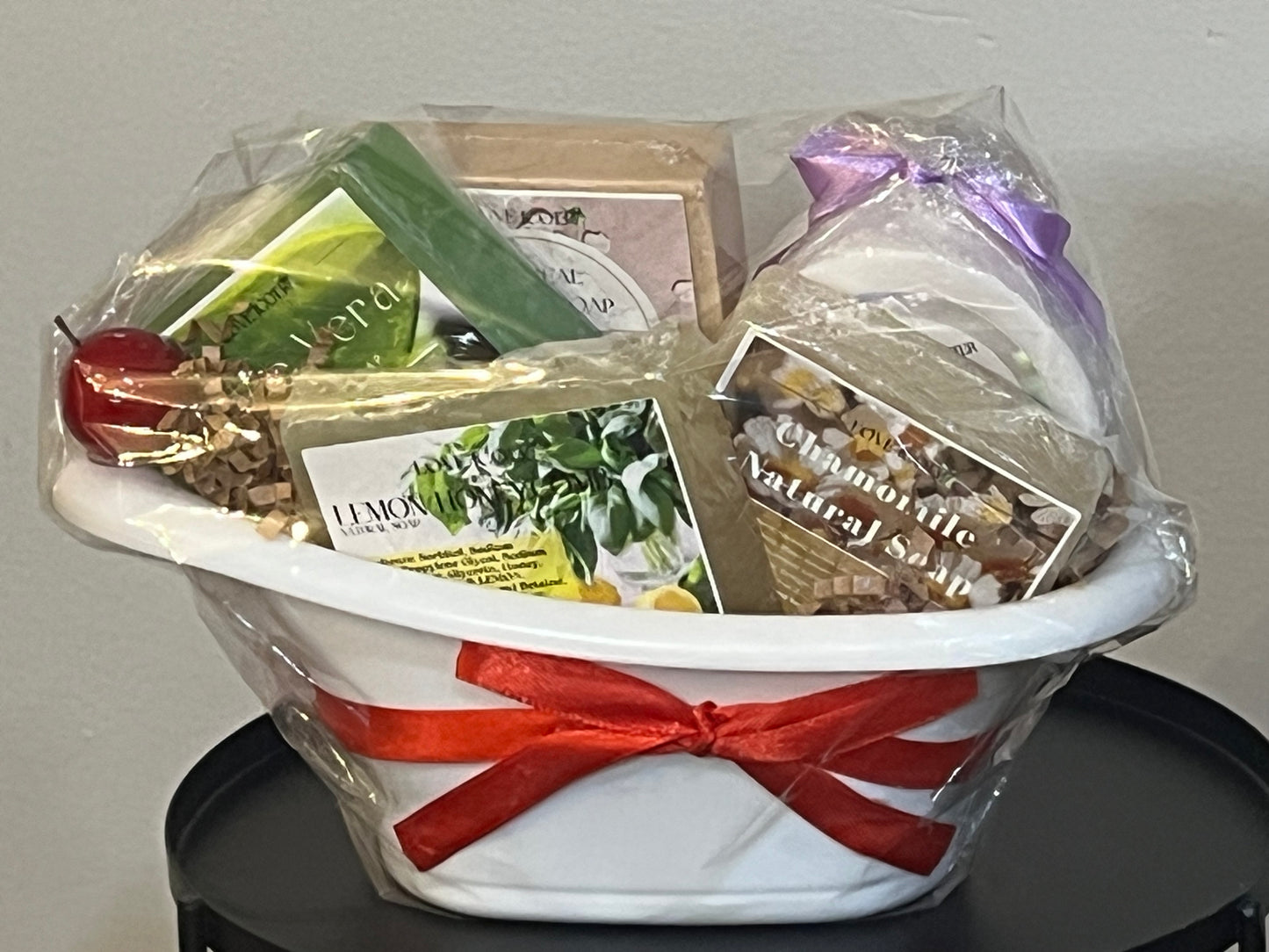 Love1co13 Christmas Soaps & Essentials Gift Set